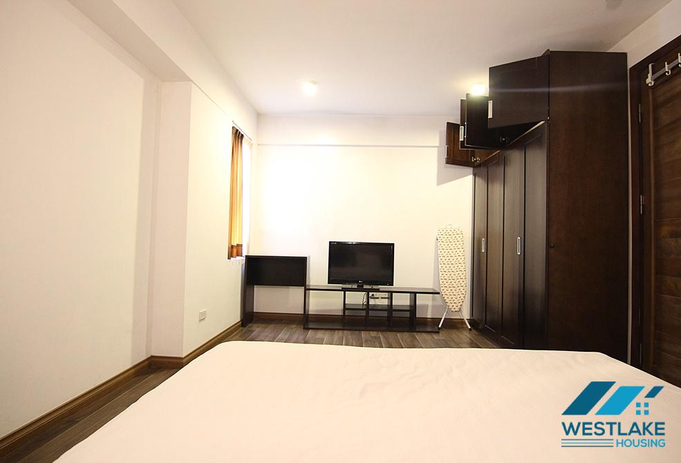 One bedroom in hight floor apartment for rent in Dang Thai Mai st, Tay Ho district.