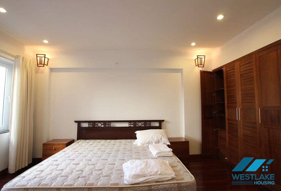 A huge 2 bedroom apartment for rent in Tay ho street