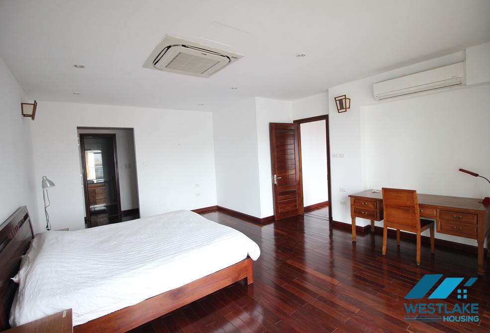 Super spacious 2 bedroom apartment for rent in Tay ho