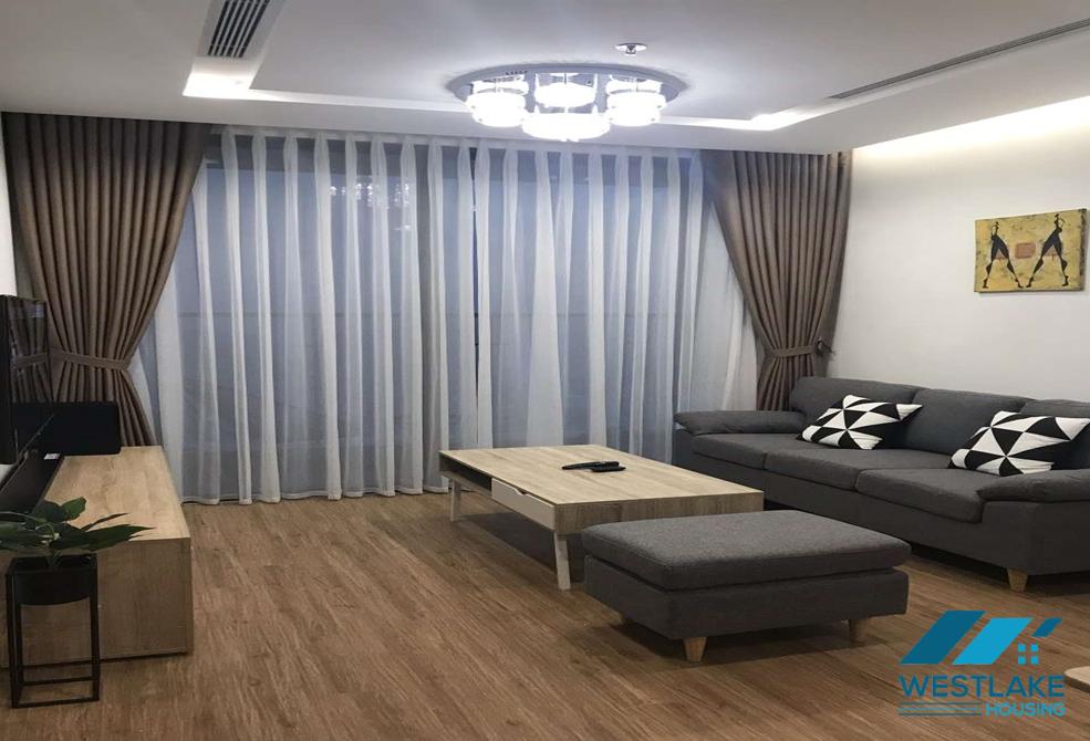 Charming apartment for rent in Vinhome Metropolis building Lieu Giai, Ba Dinh, Ha Noi