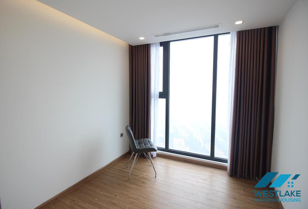 Four bedrooms apartment for rent in Vinhome Metropolis, Lieu Giai, Hanoi