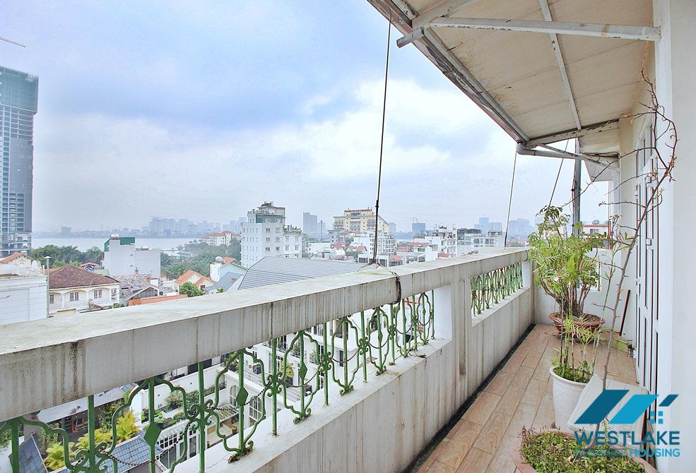 Cho Thuê Căn Hộ 2 Phòng Ngủ View Hồ Tại Tây Hồ, Hà Nội