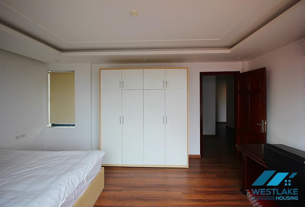 Big size 03 apartment for rent in Xuan Dieu st, Tay Ho District