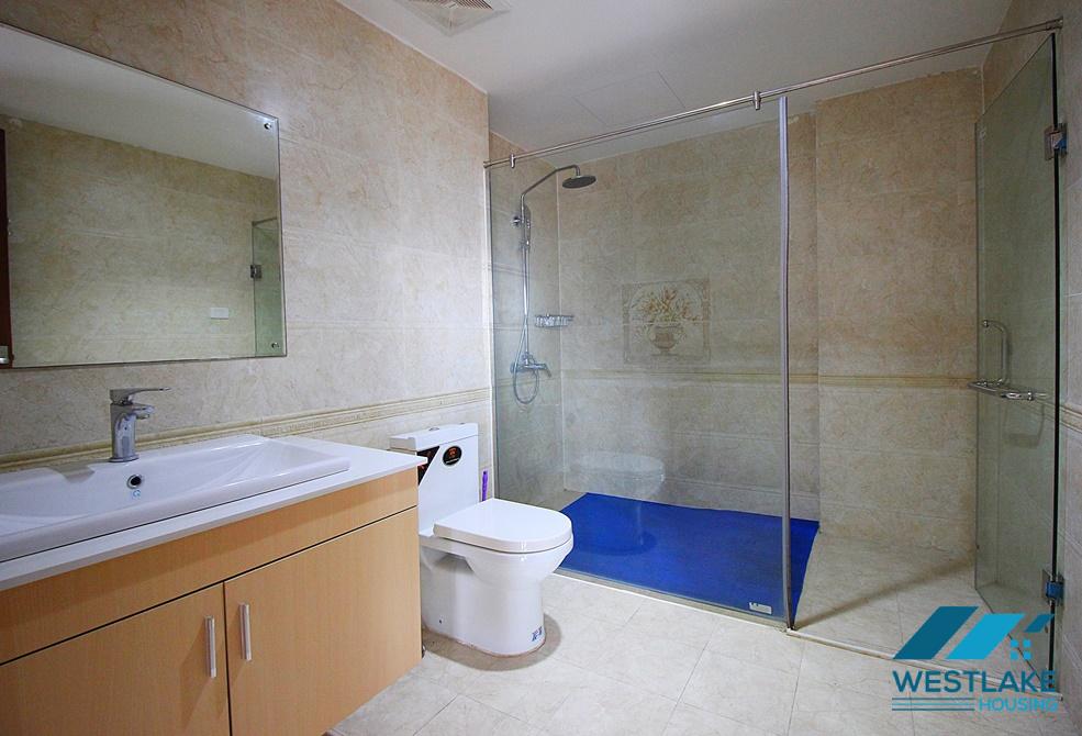 Big size 03 apartment for rent in Xuan Dieu st, Tay Ho District