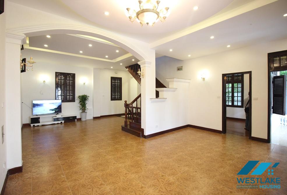 A nice unfurnished house for rent in Au co, Tay ho