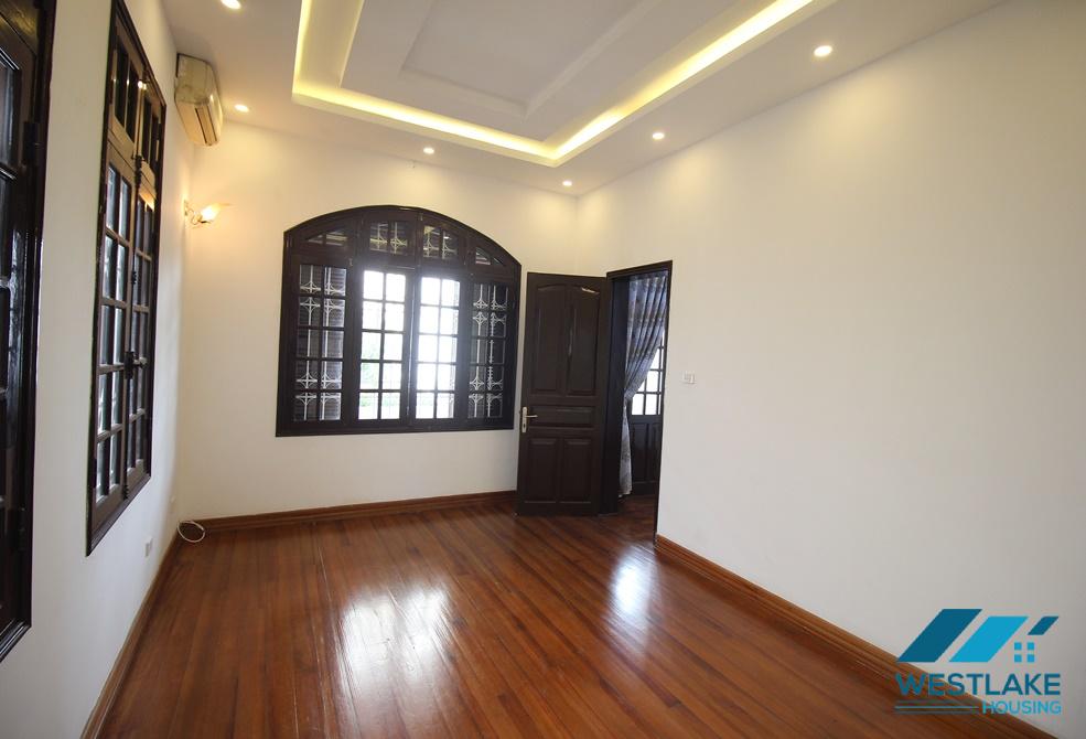 A nice unfurnished house for rent in Au co, Tay ho