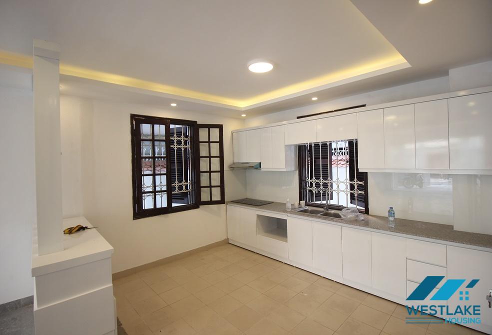 A nice unfurnished house for rent in Au co, Tay ho