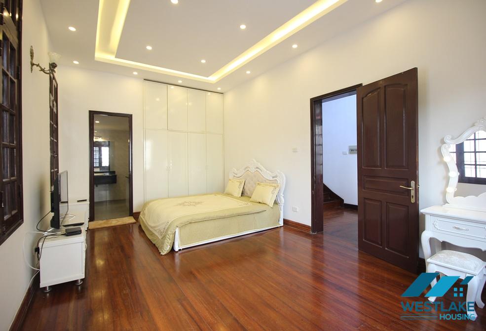 A nice unfurnished house for rent in Au co, Tay ho