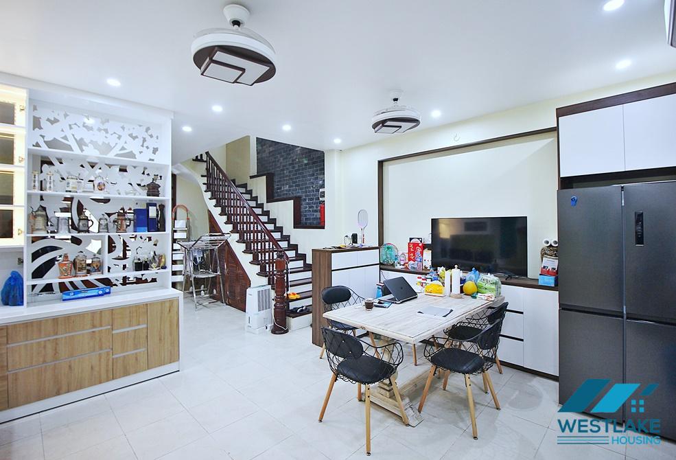 A beautiful 5 bedroom house for rent in Tay Ho , Hanoi