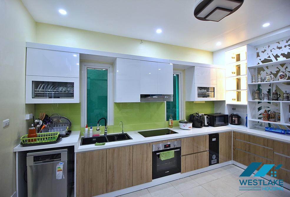 A beautiful 5 bedroom house for rent in Tay Ho , Hanoi