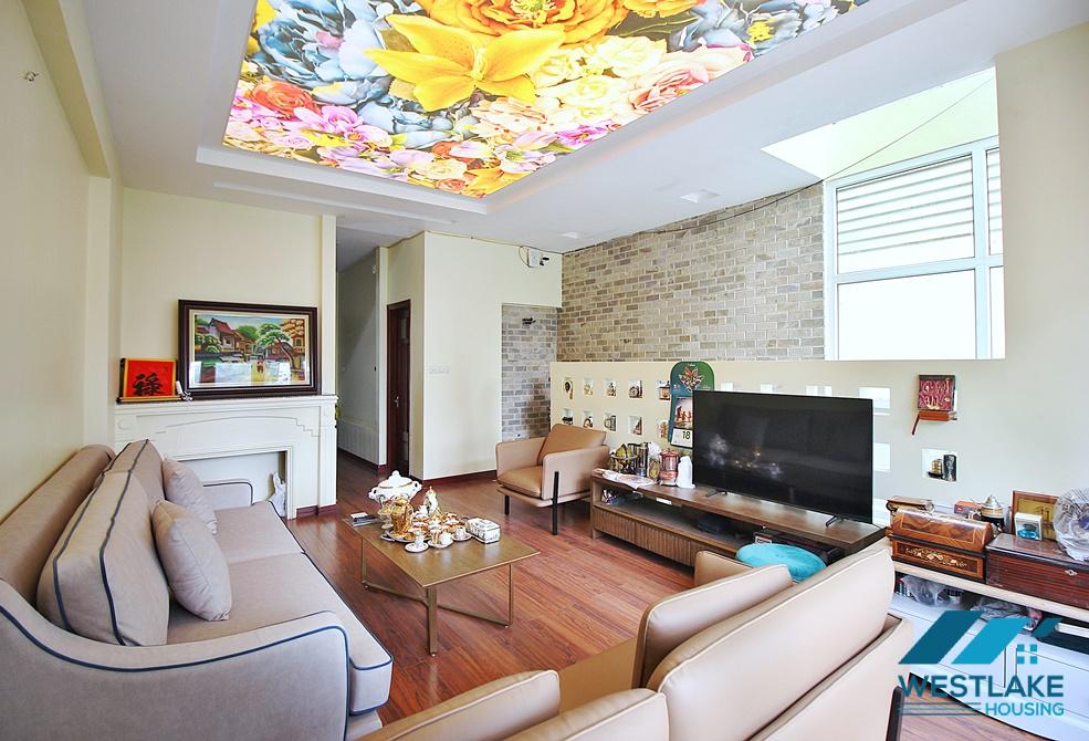 A beautiful 5 bedroom house for rent in Tay Ho , Hanoi