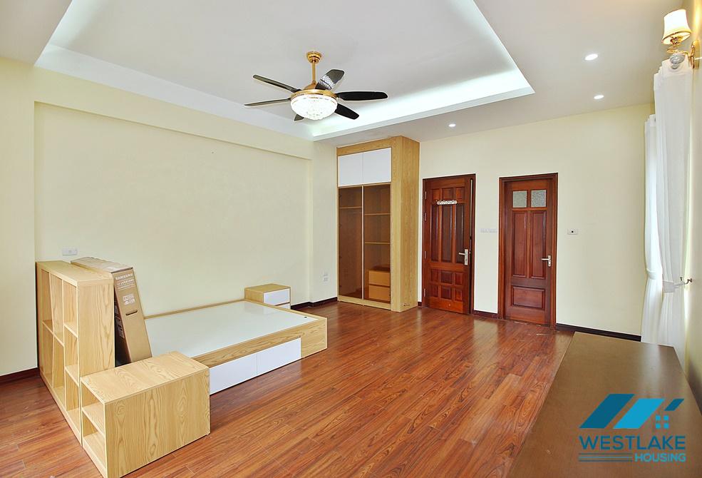 A beautiful 5 bedroom house for rent in Tay Ho , Hanoi