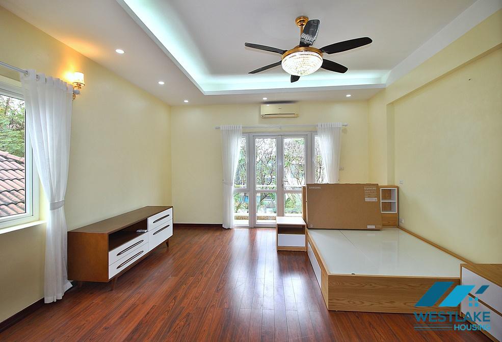 A beautiful 5 bedroom house for rent in Tay Ho , Hanoi