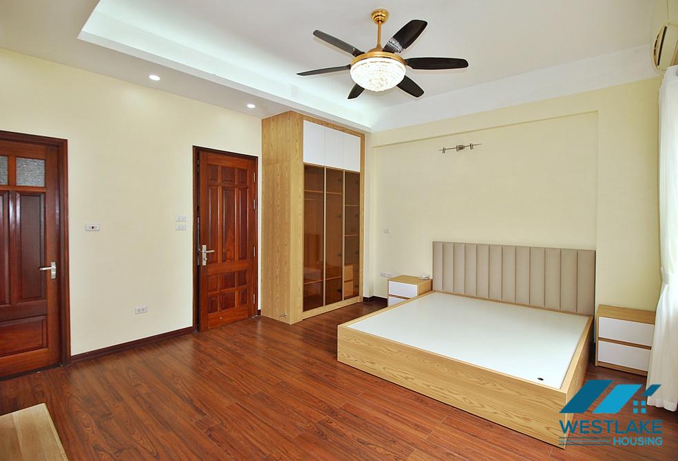 A beautiful 5 bedroom house for rent in Tay Ho , Hanoi