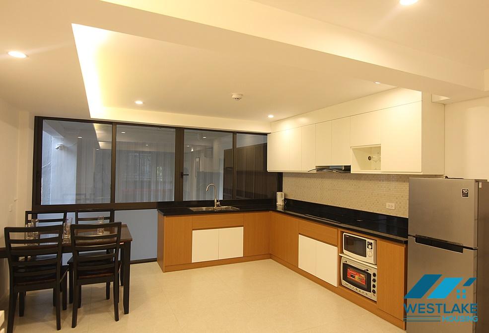 Spacious studio apartment for rent on Trich Sai Street, Tay Ho, Hanoi