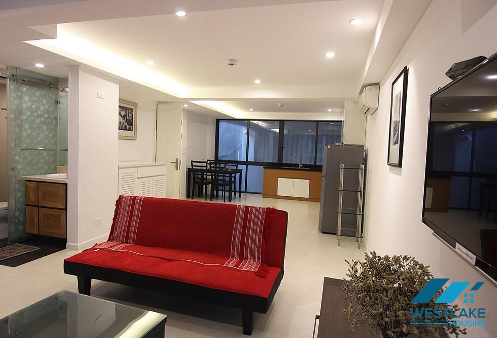 Spacious studio apartment for rent on Trich Sai Street, Tay Ho, Hanoi