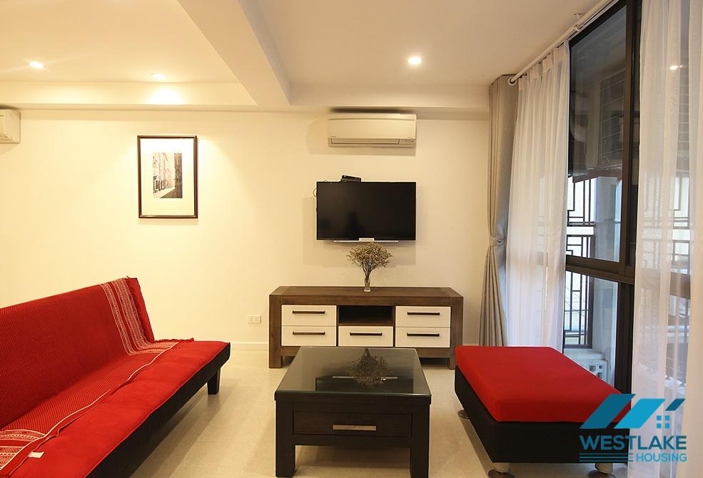 Spacious studio apartment for rent on Trich Sai Street, Tay Ho, Hanoi