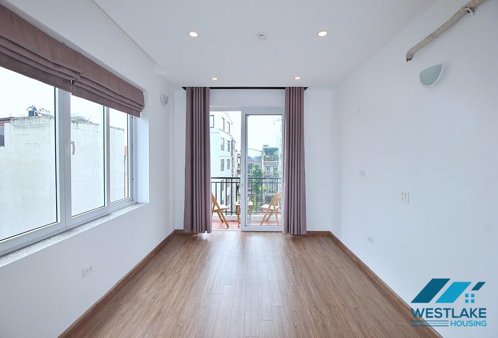 A new and bright 3 bedroom apartment for rent in Tay ho, Ha noi