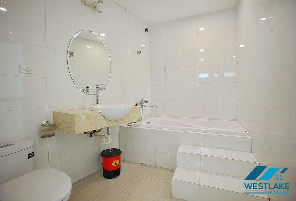 A new and bright 3 bedroom apartment for rent in Tay ho, Ha noi