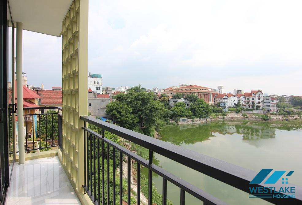 Bright studio with lake view for rent in Tay ho