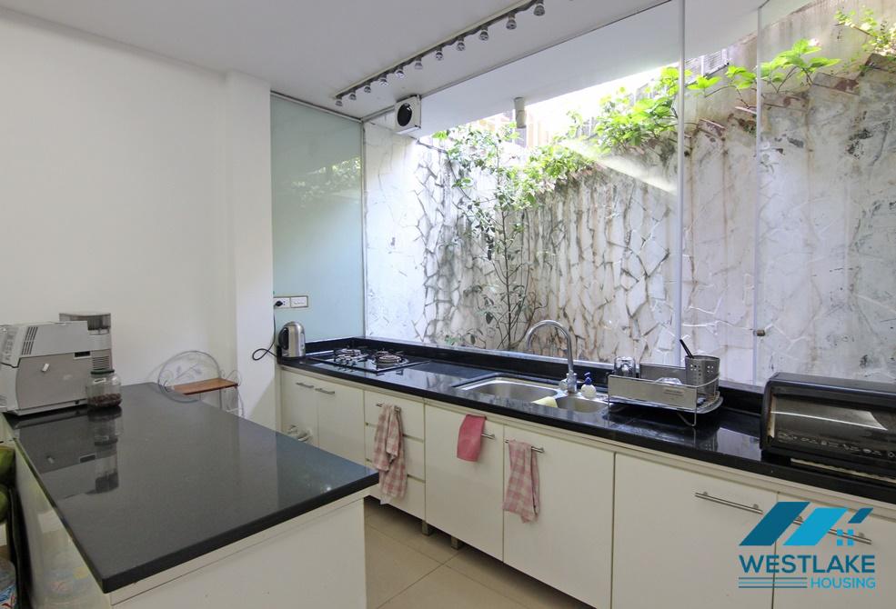 A lovely 3 bedroom house for rent in Au co, Tay ho