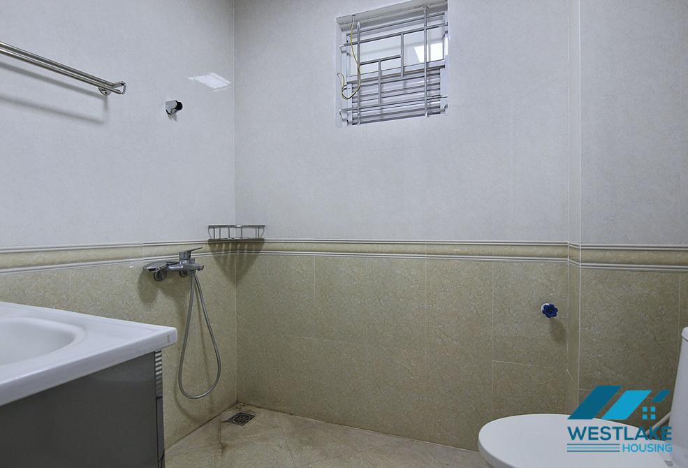 A cheap 3 bedroom house for rent in Au co, Tay ho