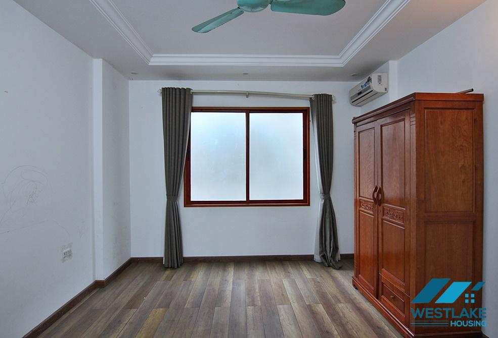 A cheap 3 bedroom house for rent in Au co, Tay ho