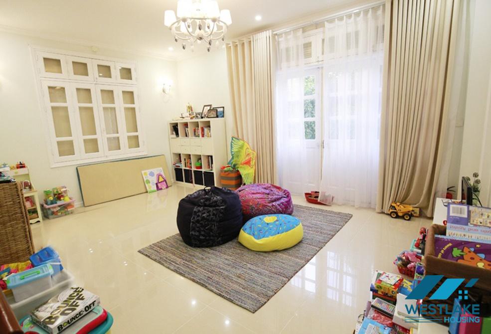 A spacious and elegant villa for rent in Ciputra