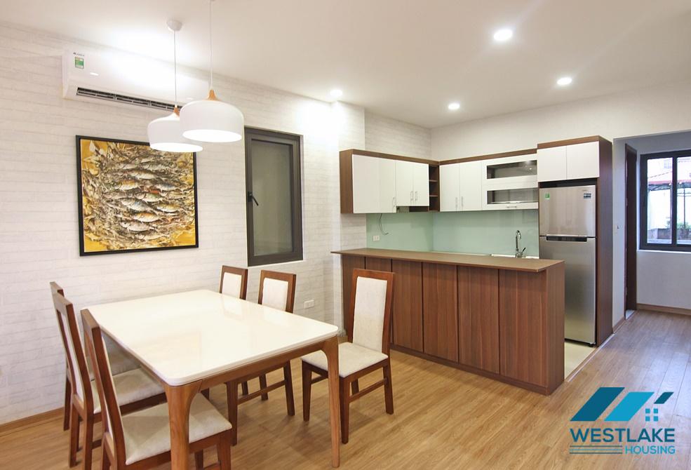 Tay Ho lake side spacious apartment for rent