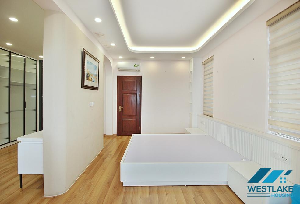 Bright corner house for rent in Tay Ho, Ha Noi