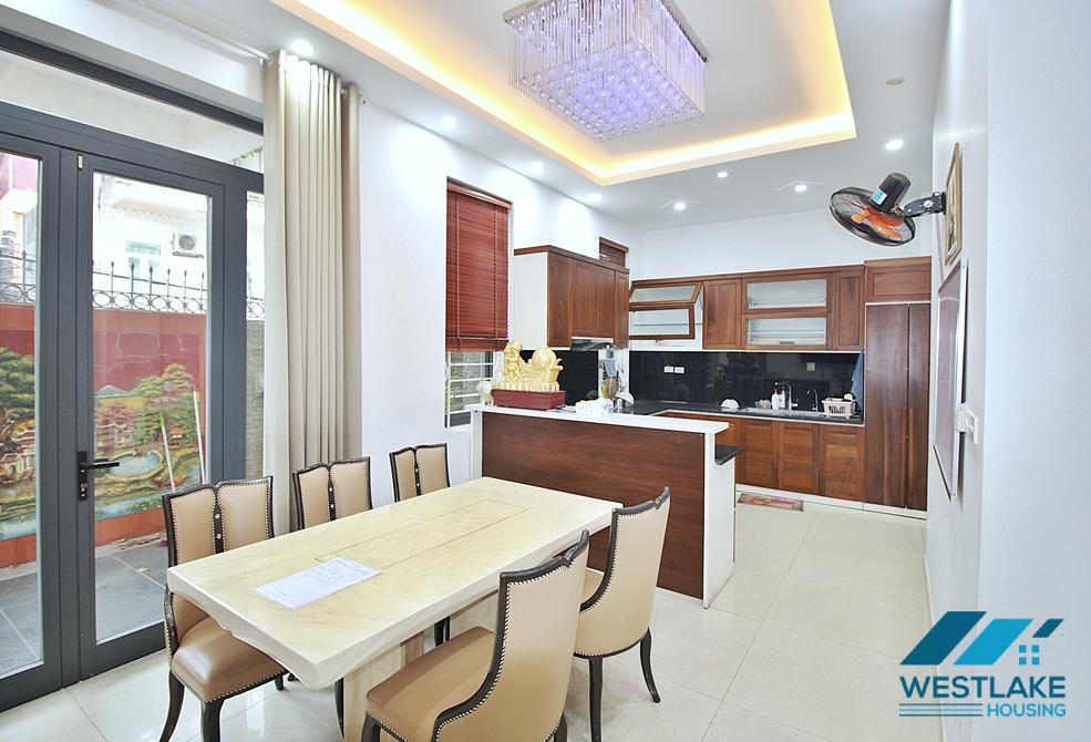 Bright corner house for rent in Tay Ho, Ha Noi