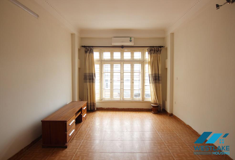 A cheap house for rent in Au co, Tay ho