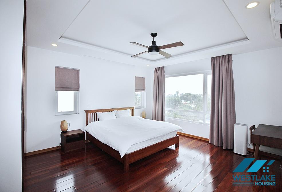 A 4 bedroom apartment with nice lake view in Tay ho