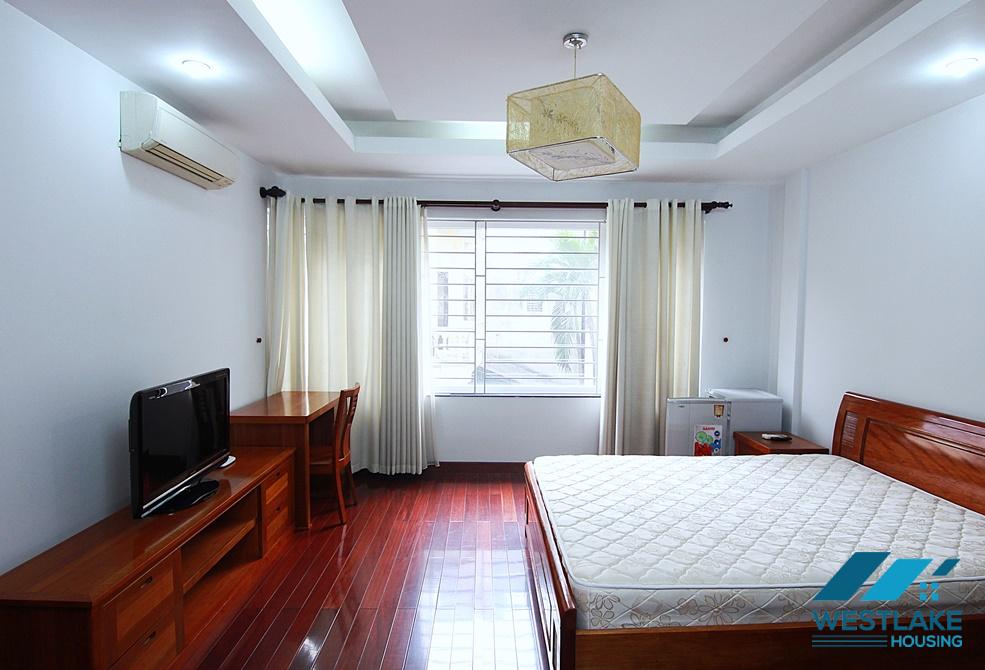 A massive villa for rent in quiet alley in Au co, Tay ho