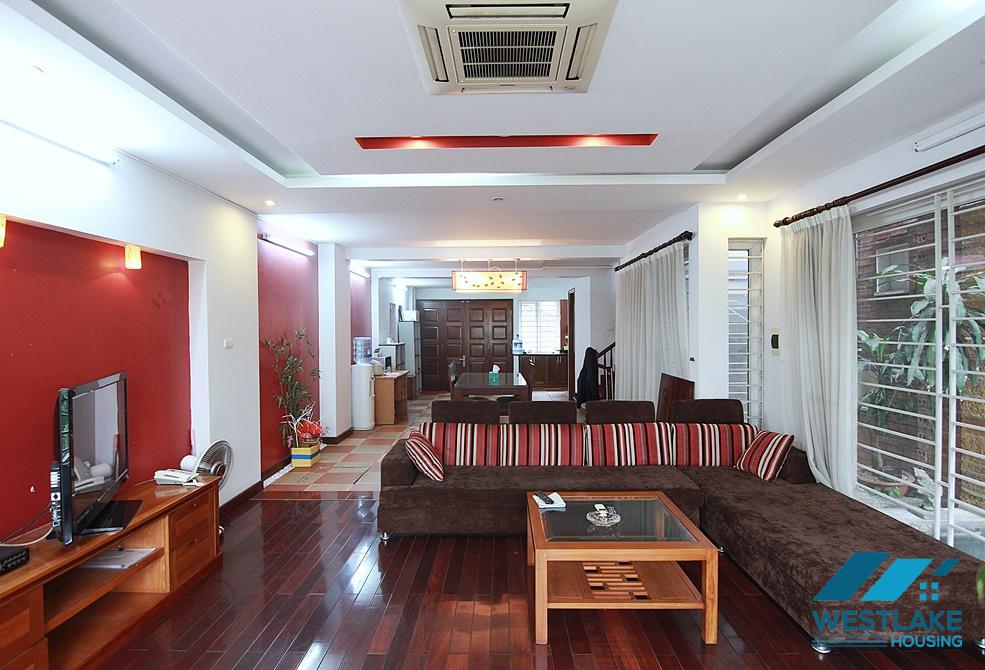 A massive villa for rent in quiet alley in Au co, Tay ho