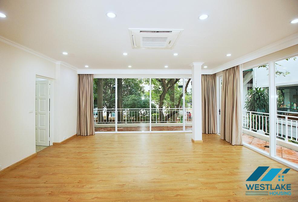 Fully serviced and spacious villa for rent in Tay Ho, Ha Noi