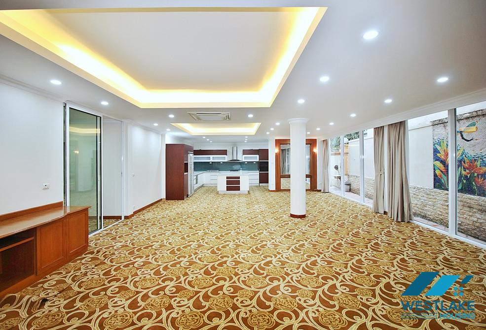 Fully serviced and spacious villa for rent in Tay Ho, Ha Noi