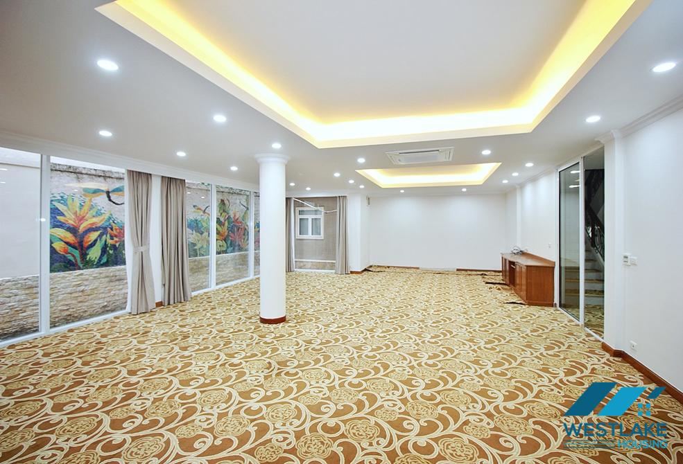 Fully serviced and spacious villa for rent in Tay Ho, Ha Noi