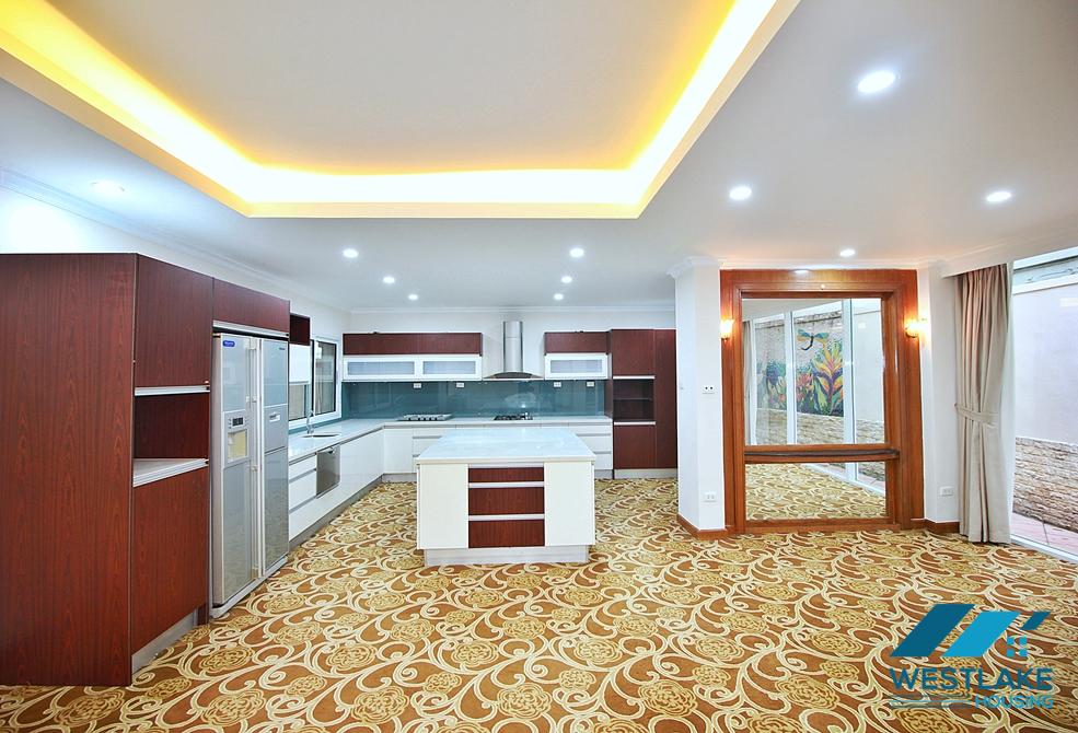 Fully serviced and spacious villa for rent in Tay Ho, Ha Noi