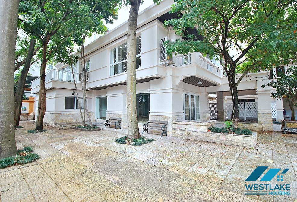 Fully serviced and spacious villa for rent in Tay Ho, Ha Noi