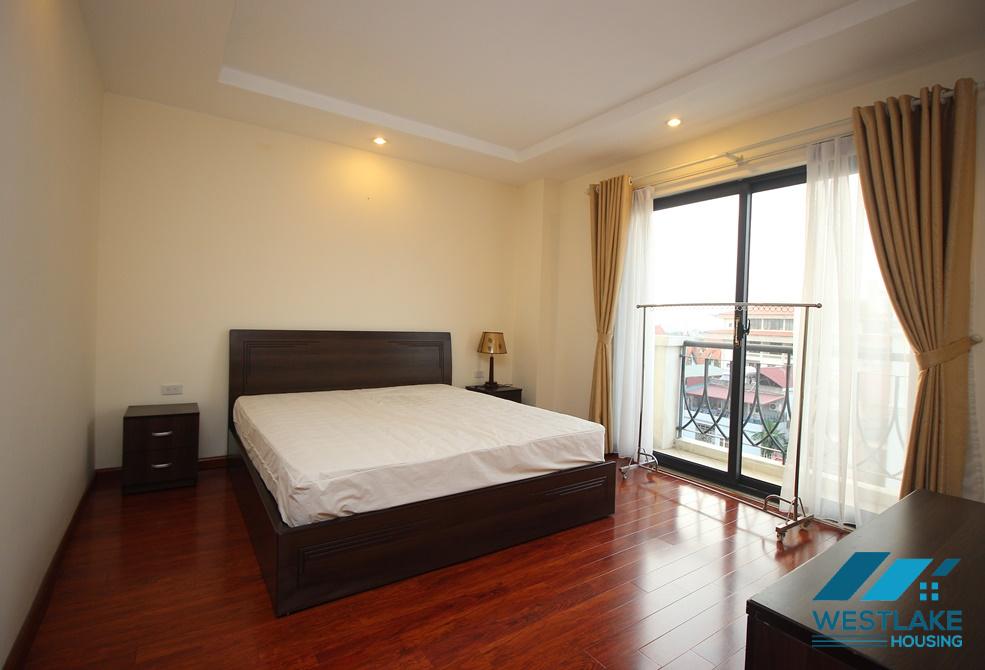 A high floor, 3 bedroom apartment for rent in central Westlake, Tay Ho