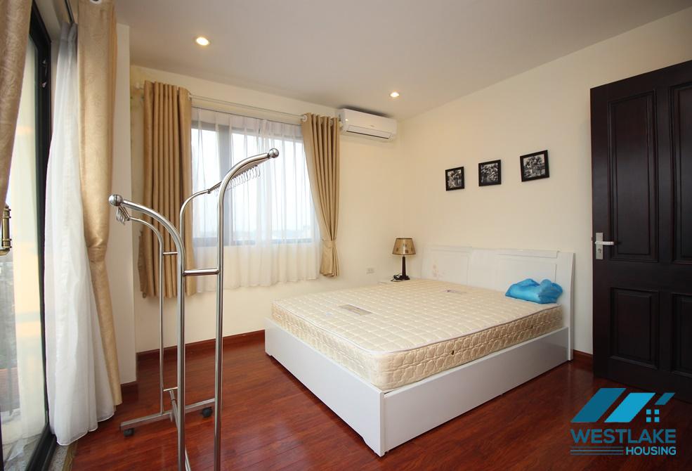 A high floor, 3 bedroom apartment for rent in central Westlake, Tay Ho