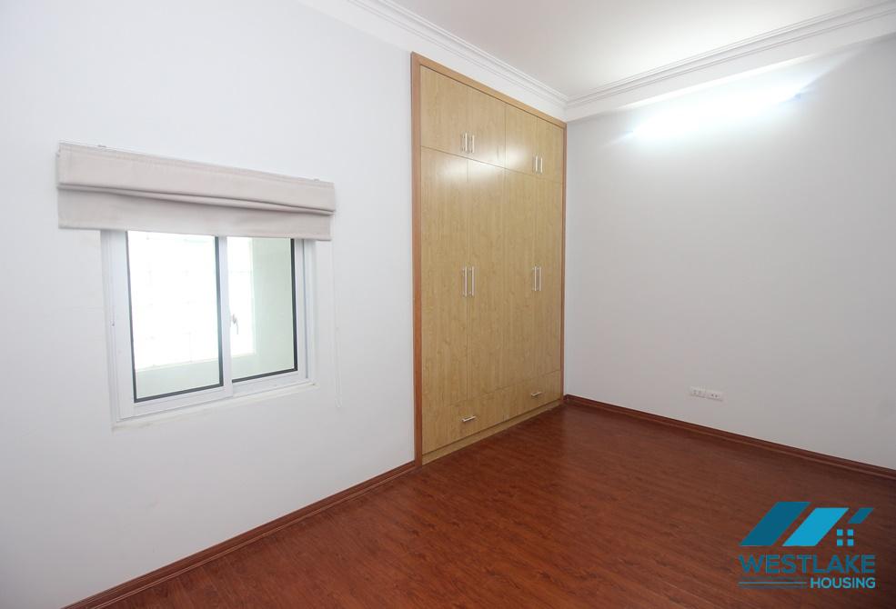 A good 4 bedroom house for rent in Au co street