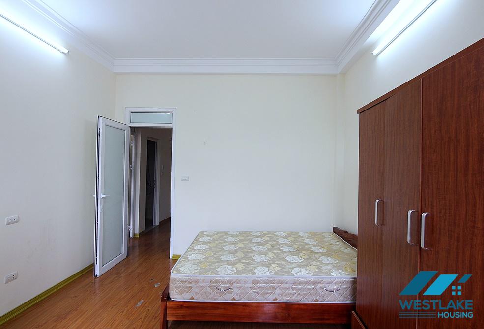 A nice and affordable 5 bedroom house for rent in Au co, Tay ho