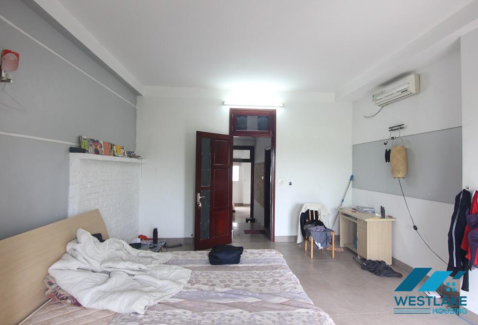 A cheap 3 bedrooms house for rent in Au co, Tay ho