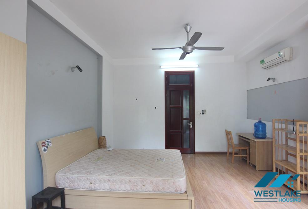 A cheap 3 bedrooms house for rent in Au co, Tay ho