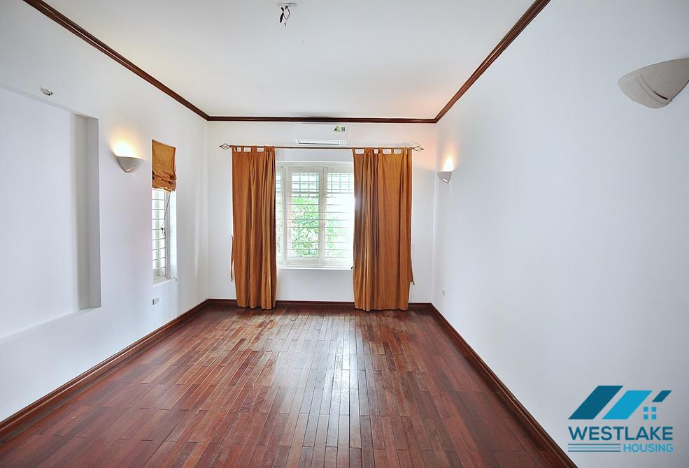 Beautiful garden house for rent in Au Co street, Tay Ho District, Ha Noi