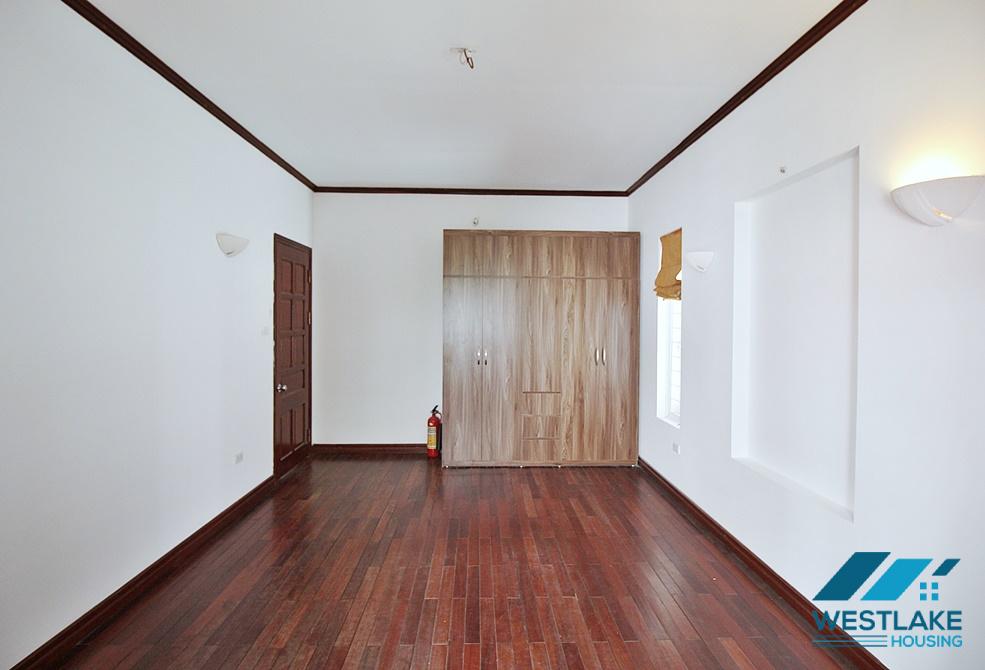 Beautiful garden house for rent in Au Co street, Tay Ho District, Ha Noi