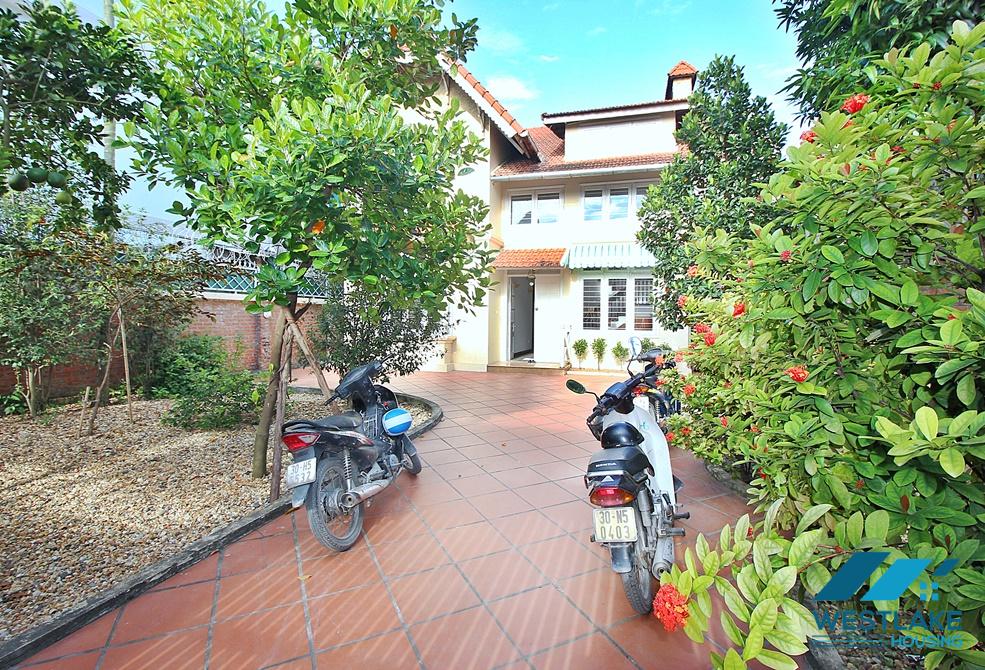 Beautiful garden house for rent in Au Co street, Tay Ho District, Ha Noi