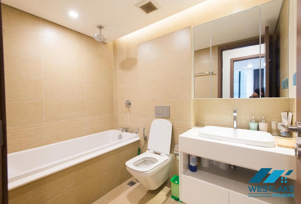 Spacious 01 bedroom apartment for rent in Vinhomes Metropolis Lieu Giai, Ba Dinh, Hanoi